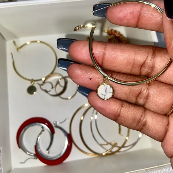 7 piece earring sets - Picture 4 of 5